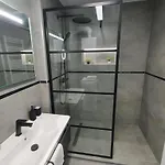Agi Kucko - Sajat Garazzsal Apartment Nyíregyháza