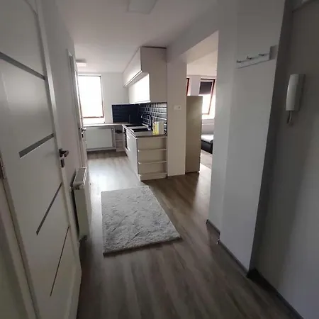 Agi Kucko - Sajat Garazzsal * Nyíregyháza