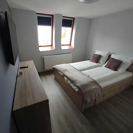 Agi Kucko - Sajat Garazzsal Apartment Nyíregyháza