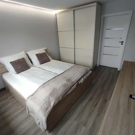 Agi Kucko - Sajat Garazzsal *